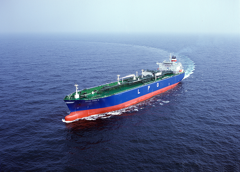 Image of an ocean-going tanker ship transporting liquefied petroleum gas